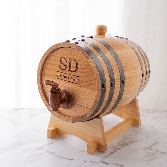 Personalised oak whiskey barrel with engraved design and 3L capacity