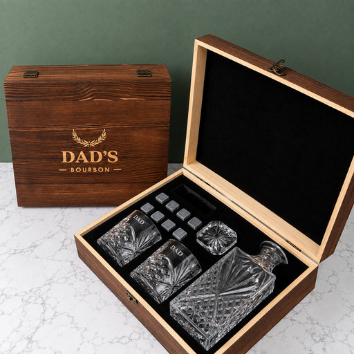 Personalised Father’s Day whiskey gift set with 870ml decanter, two engraved scotch glasses and reusable whiskey stones in a rustic wooden gift box.